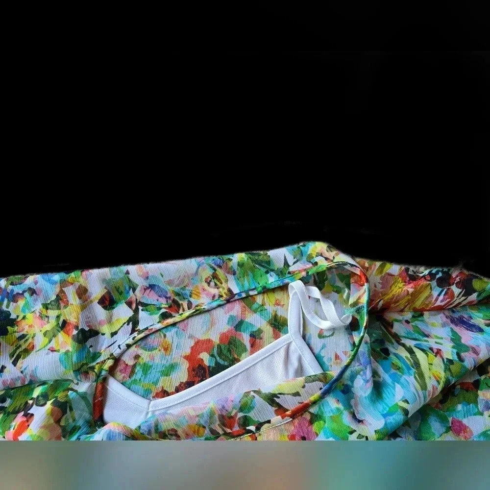 Liz Claiborne, Size L, Floral Blouse - Picture 4 of 7